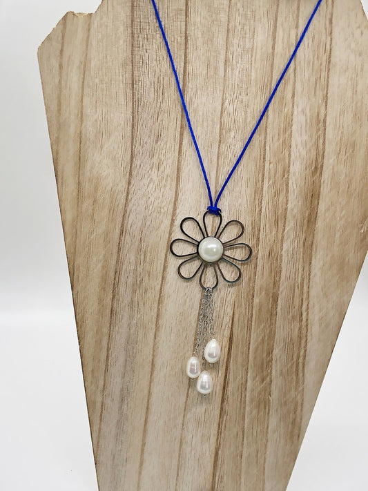 Blue Daisy Necklace With Earrings