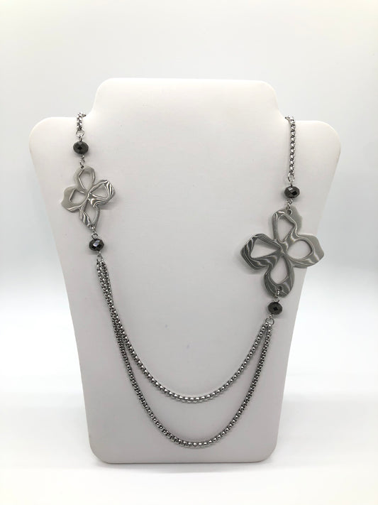 Flower Necklace With Black Beads